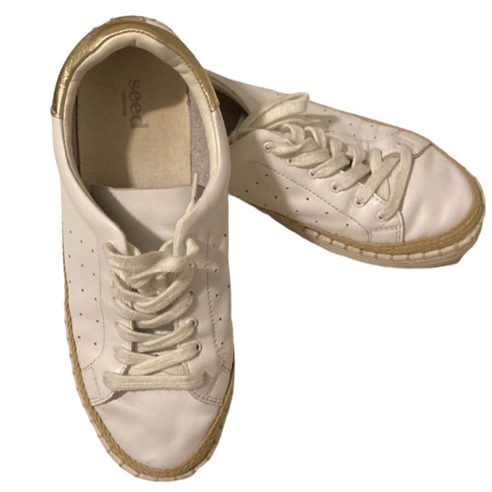 Seed white leather sneakers. Size 38
